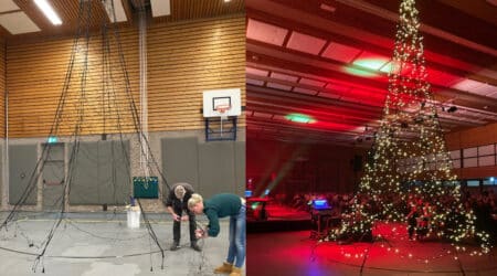 De verlichte kerstboom in het Dorpshuis