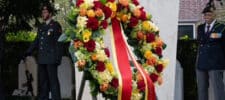 Wijkraad Valkenburg legt krans tijdens dodenherdenking